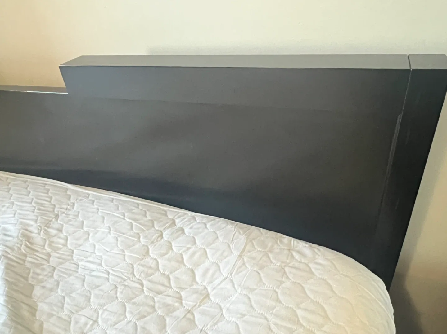 Kind size heavy duty bed with drawers and mattress image indicator(2)