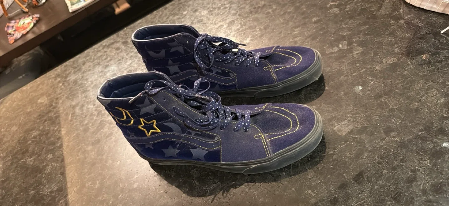 Men’s Disney Vans