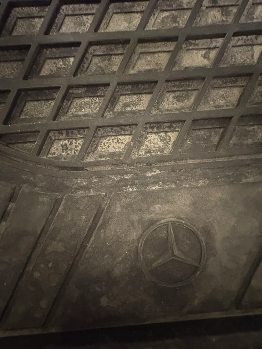 Mercedes-Benz Floor Mats - Black Rubber Set image indicator(3)