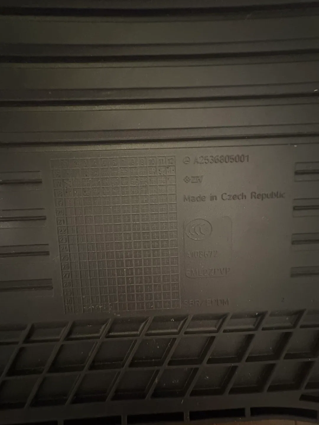 Mercedes-Benz Floor Mats - Black Rubber Set image indicator(4)