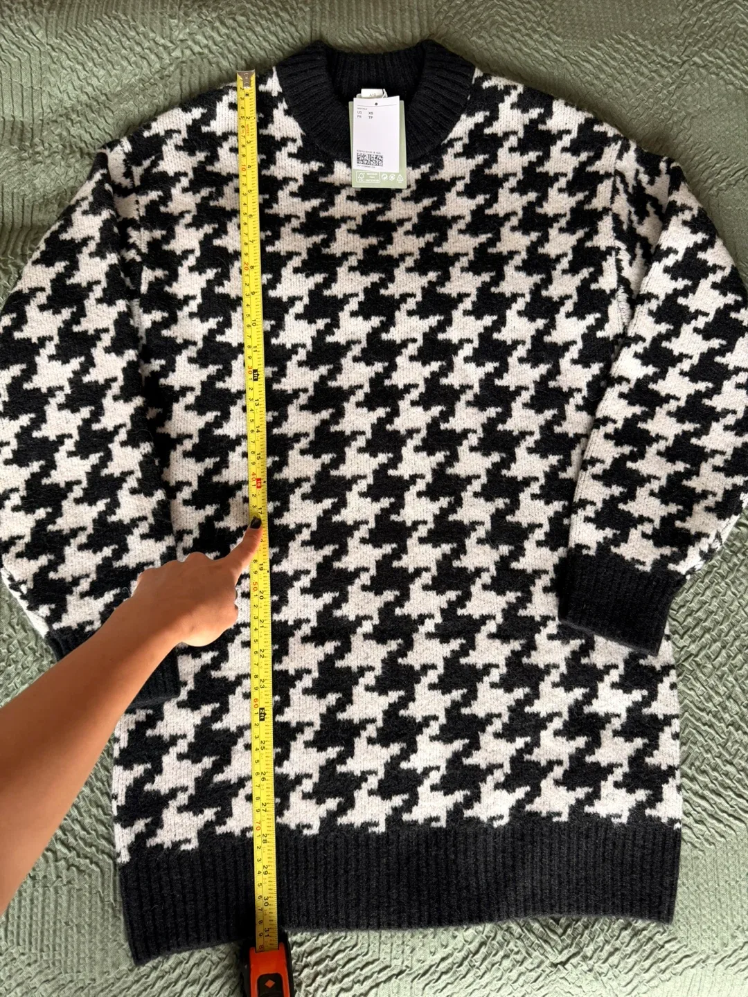 H&M Houndstooth Knit Sweater - Size XS image indicator(3)