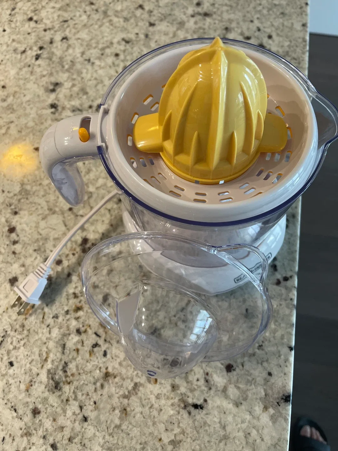 Black+Decker Citrus Juicer image indicator(2)