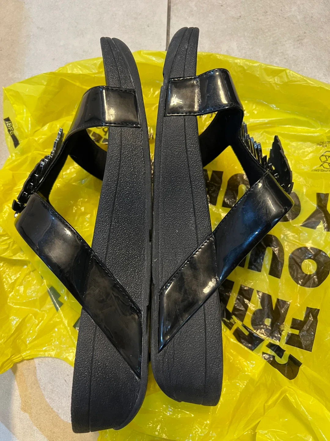 Fitflop Black Sandals US 11 image indicator(5)
