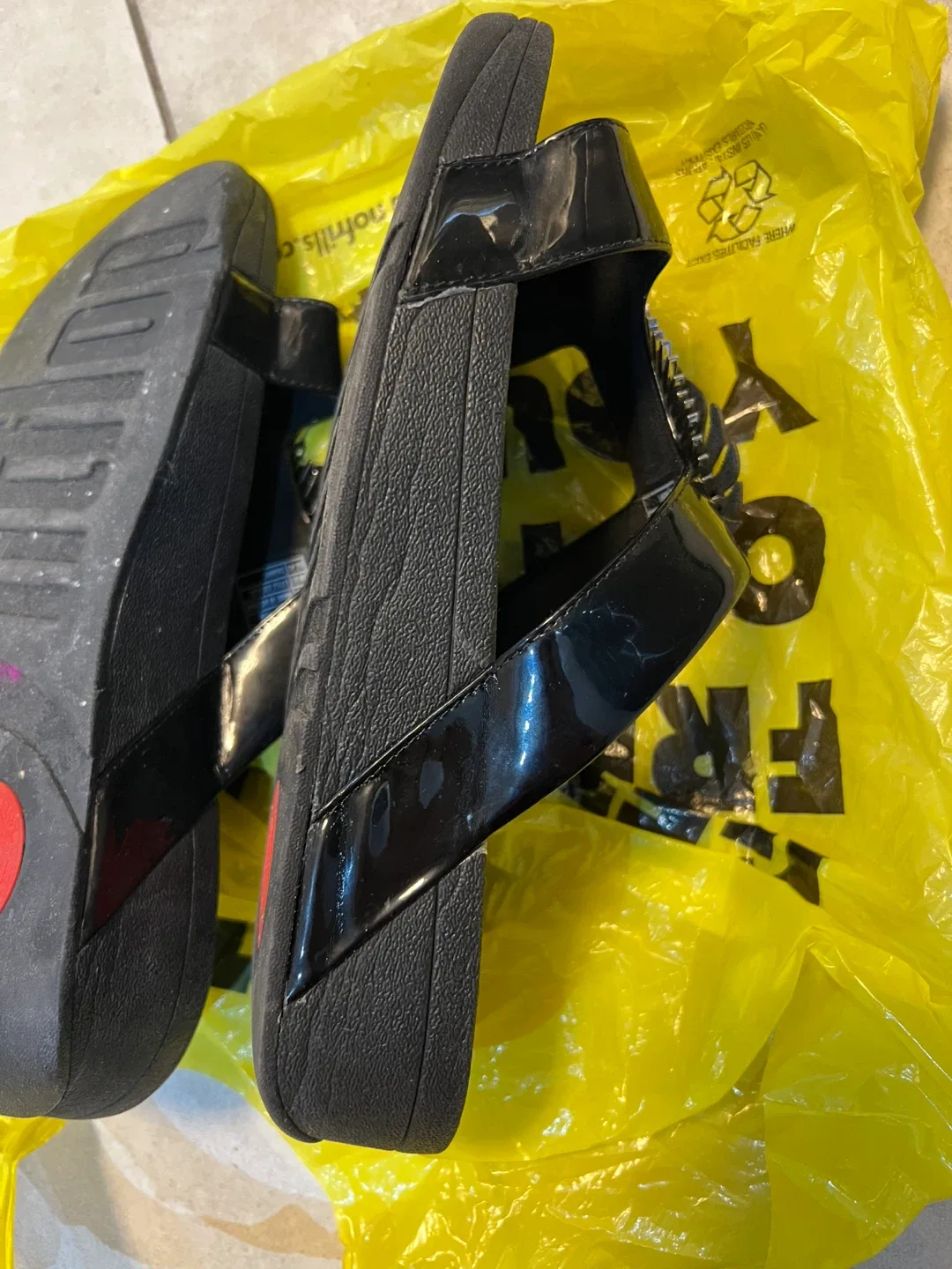 Fitflop Black Sandals US 11 image indicator(3)