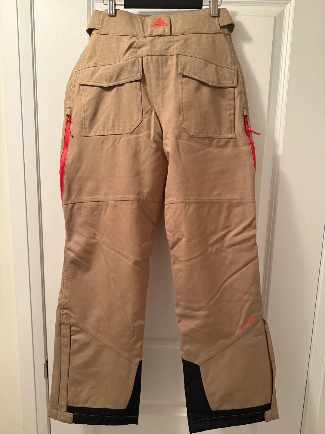 Berg Snow Pants - Size S-M - New with Tags! image indicator(6)