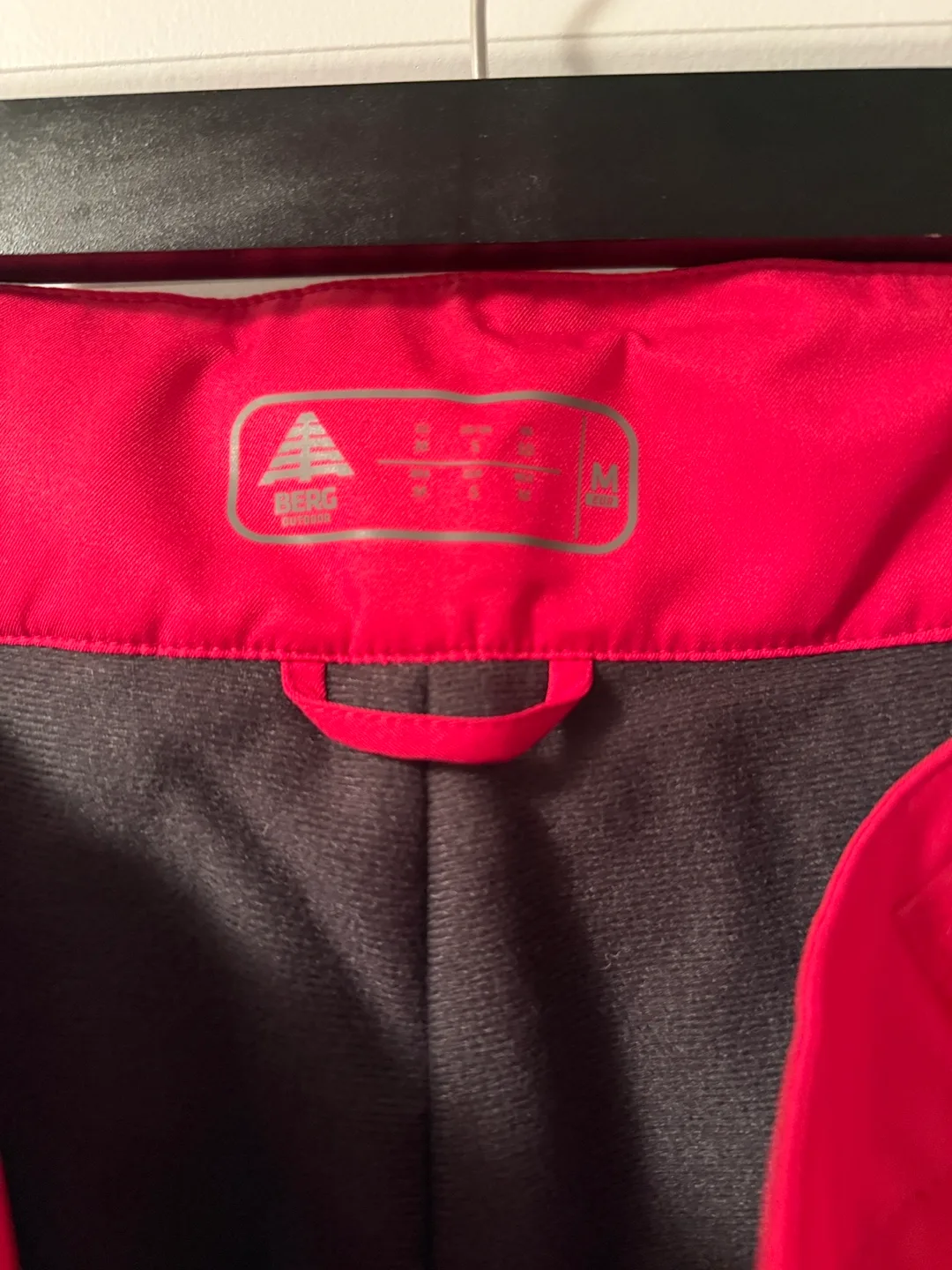 Brand new Berg Red Snow Pants - Size M image indicator(3)