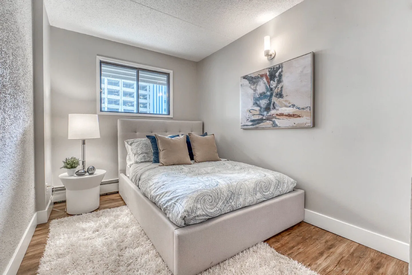 2-Bed Apartment Lease takeover (Downtown) image indicator(8)