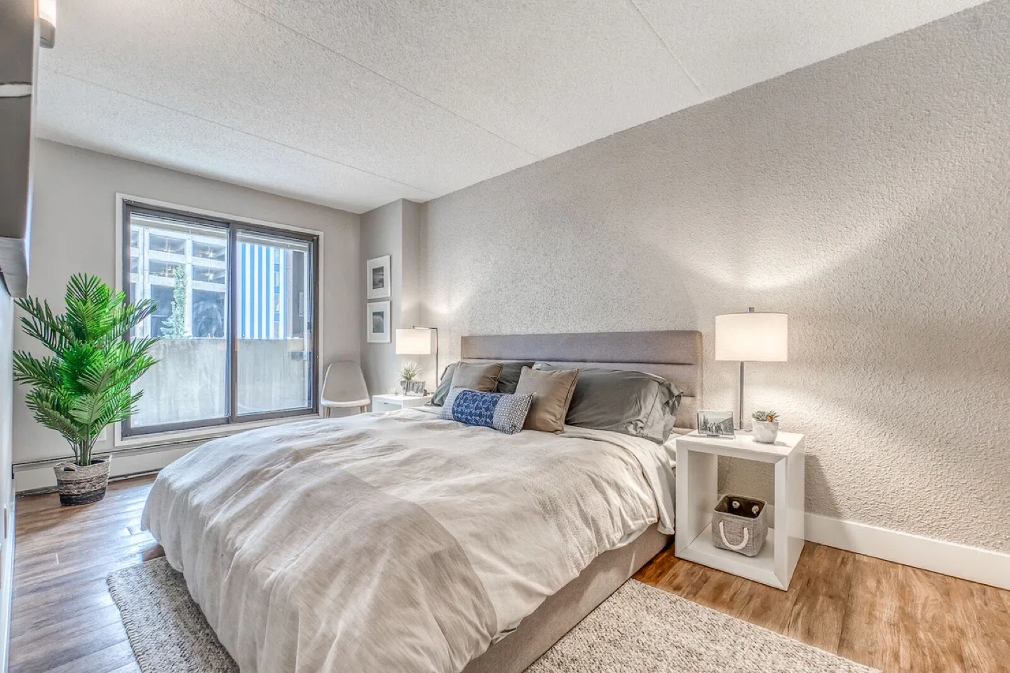 2-Bed Apartment Lease takeover (Downtown) image indicator(6)