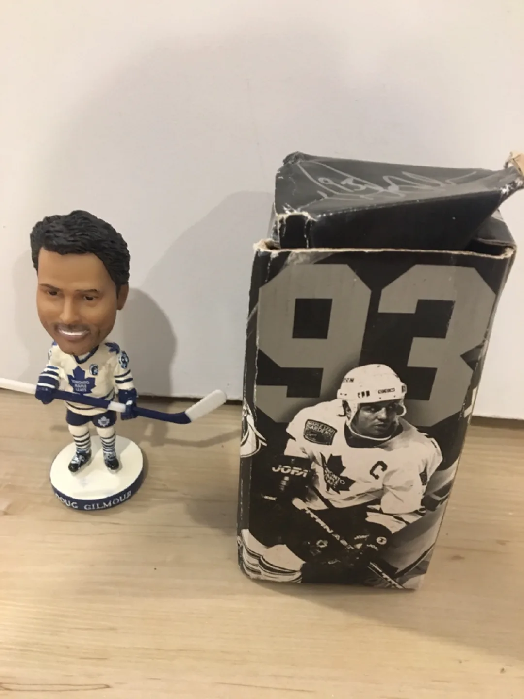 Doug Gilmour Toronto Maple Leafs Bobblehead image indicator(2)