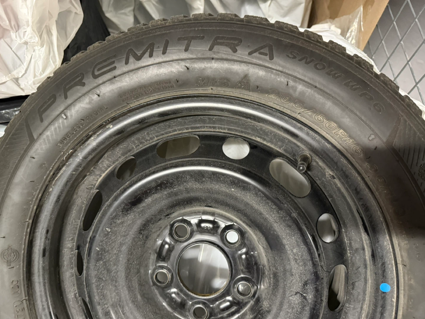 Premitra Snow WP6 205/60R16 Winter Tire