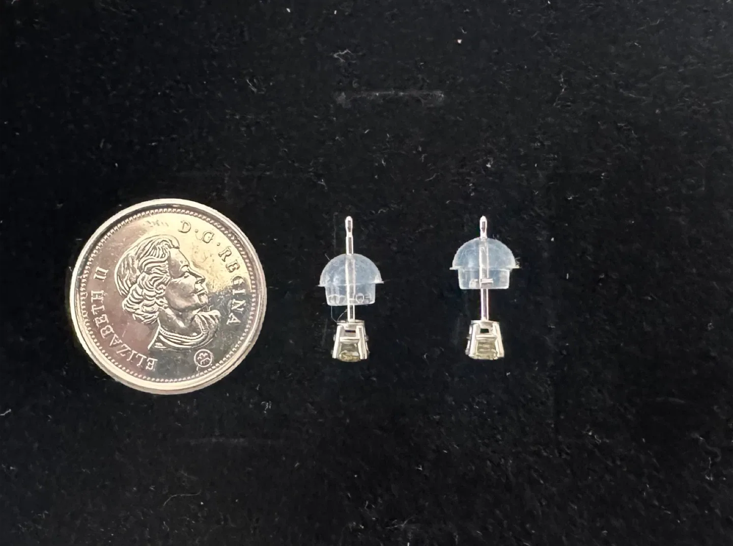 New 14K Gold Natural Diamond Stud Earring – 0.45g, 0.32ct image indicator(4)