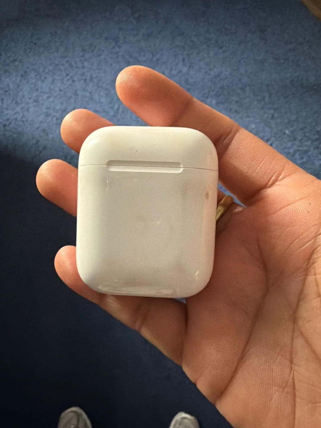 Apple AirPods 2nd Generation image indicator(2)