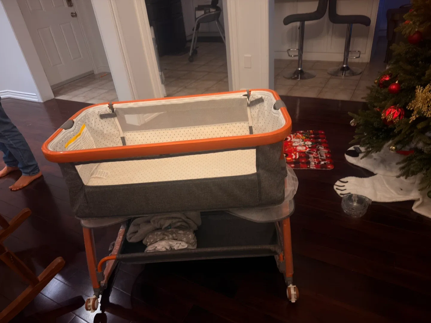 Komcot Baby Bassinet - Adjustable Bedside Sleeper image indicator(3)