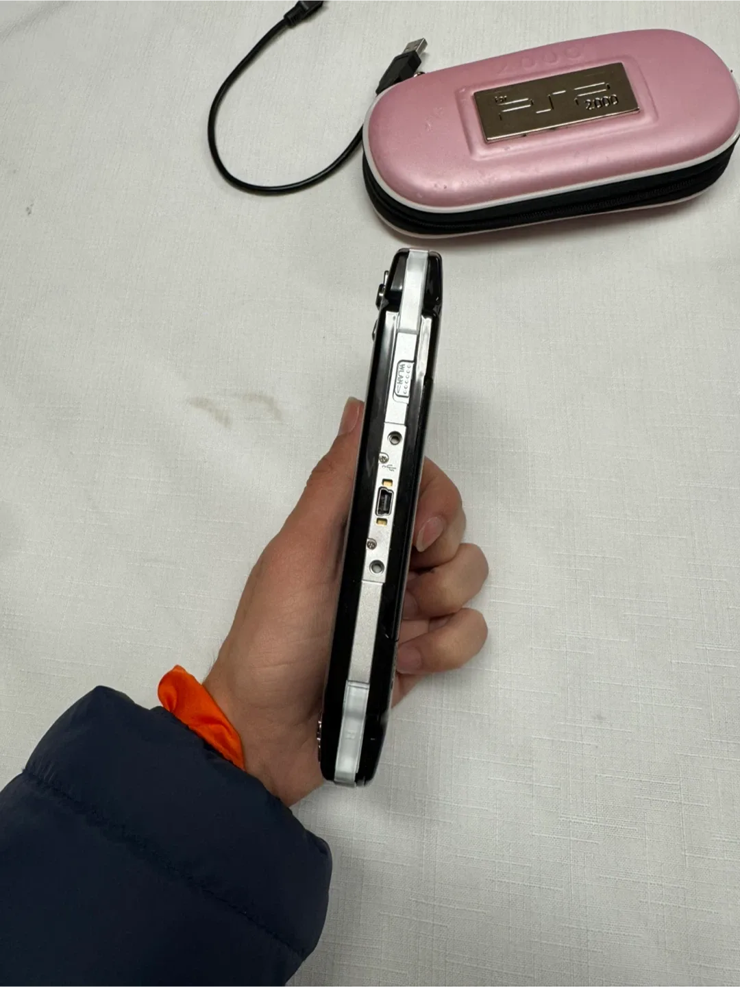 Sony PSP 2000 Black with Pink Case image indicator(6)