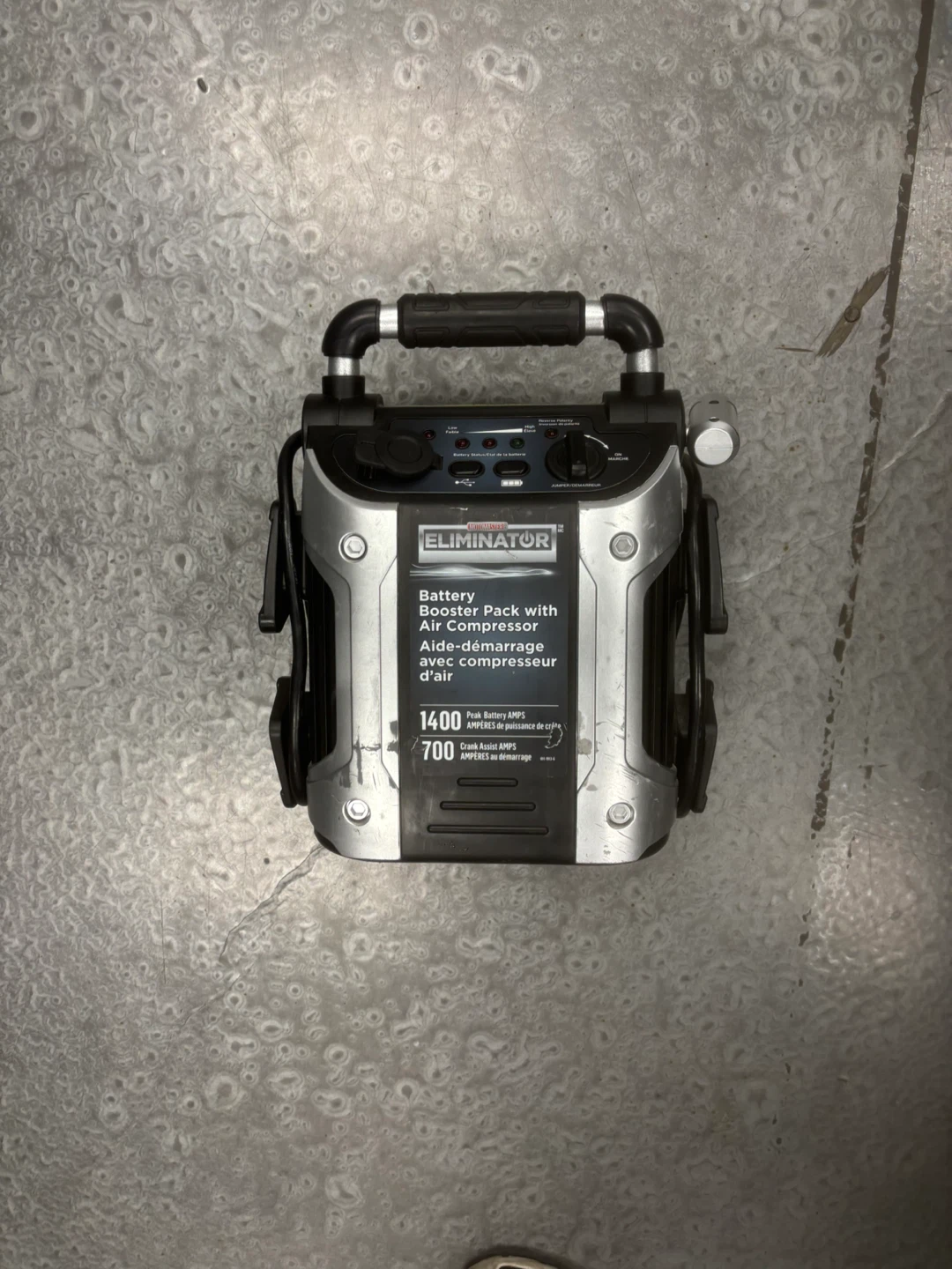 MotoMaster Eliminator Jump Starter w/ Air Compressor - photo 2