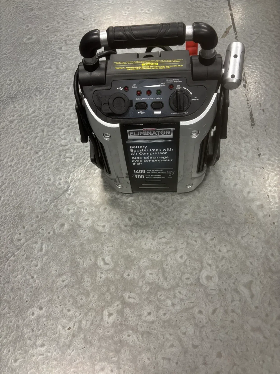 MotoMaster Eliminator Jump Starter w/ Air Compressor image indicator(7)