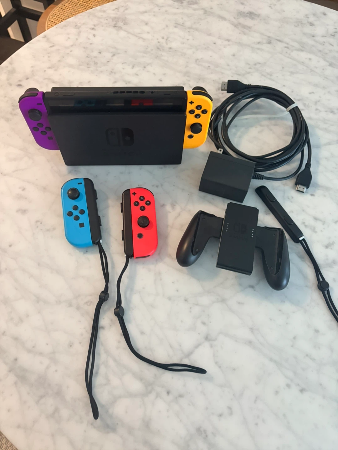 Nintendo switch (non-OLED) - photo 2