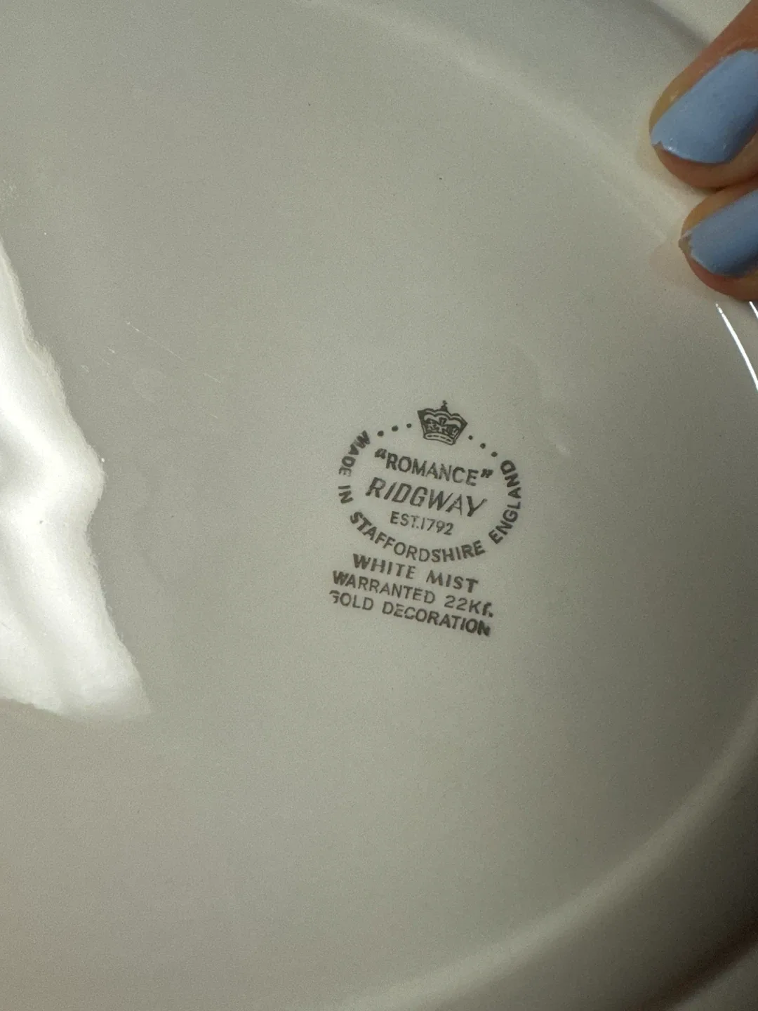 Ridgway Romance White Mist Platter 14k decoration image indicator(3)