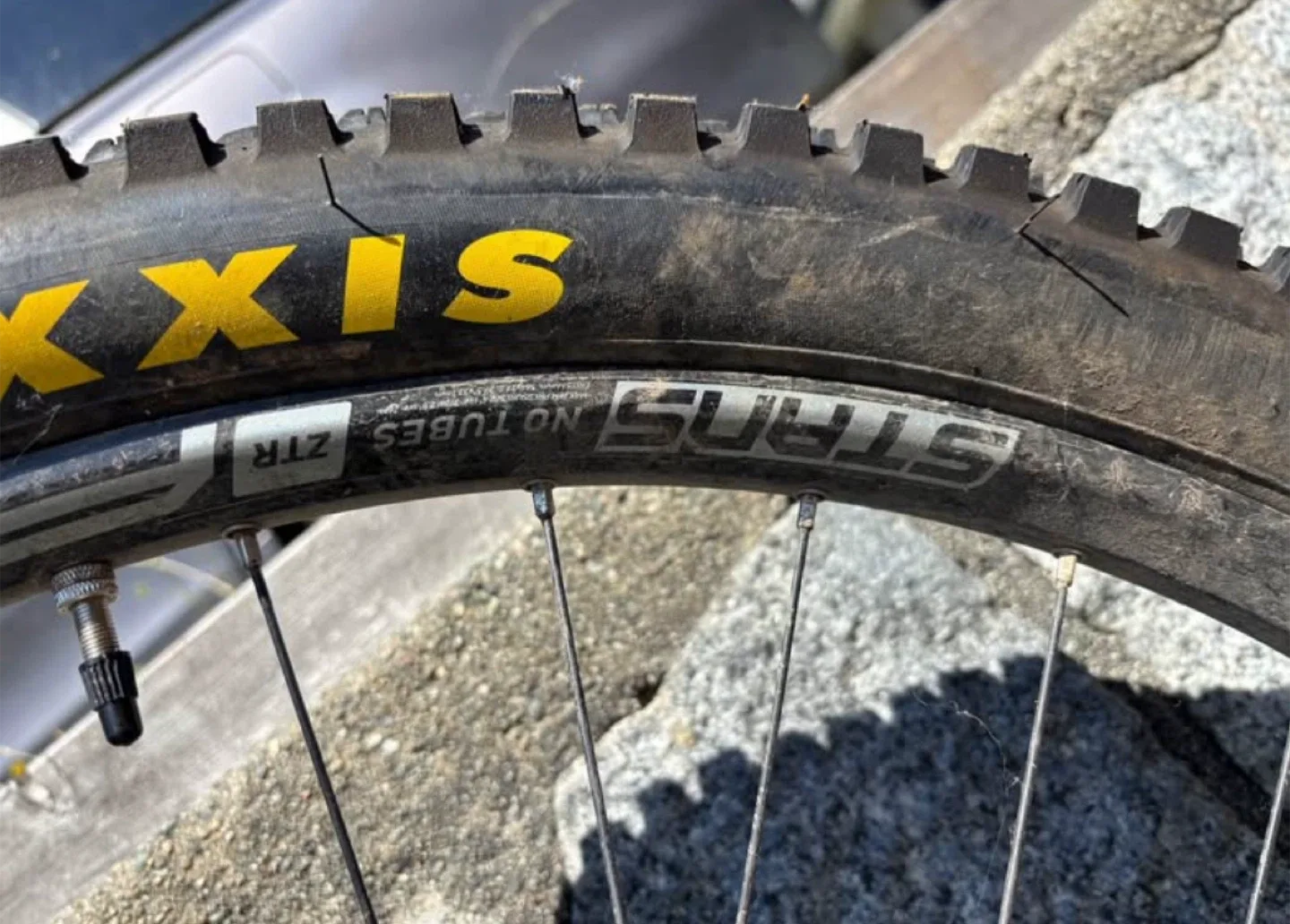 2018 Giant Reign 2 – Size Large – Upgraded Enduro Beast image indicator(4)