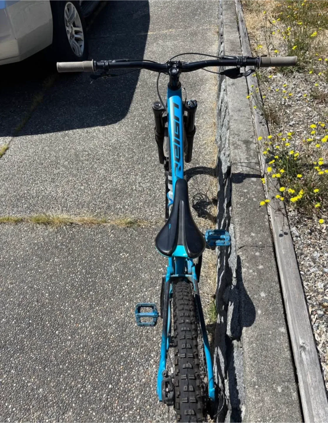 2018 Giant Reign 2 – Size Large – Upgraded Enduro Beast image indicator(2)