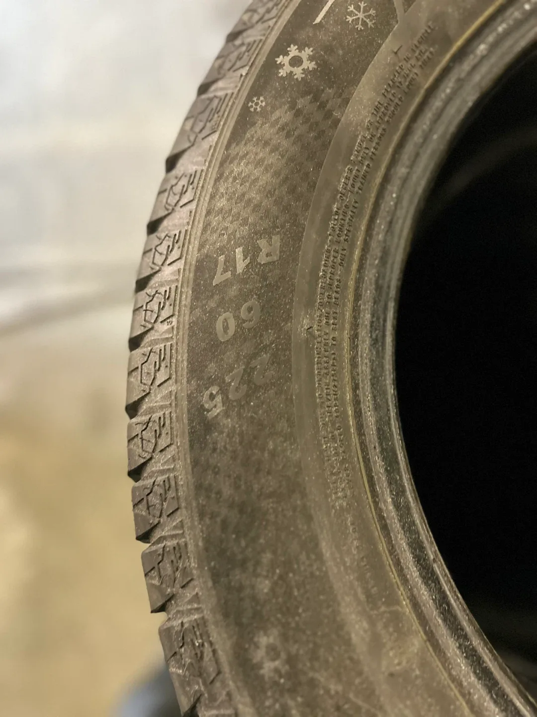 Winter Tires - (not on rims) 225/60R17 image indicator(3)