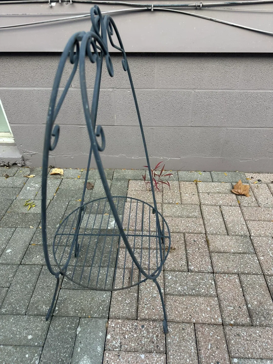 Metal Plant Stand - Heart Design image indicator(3)