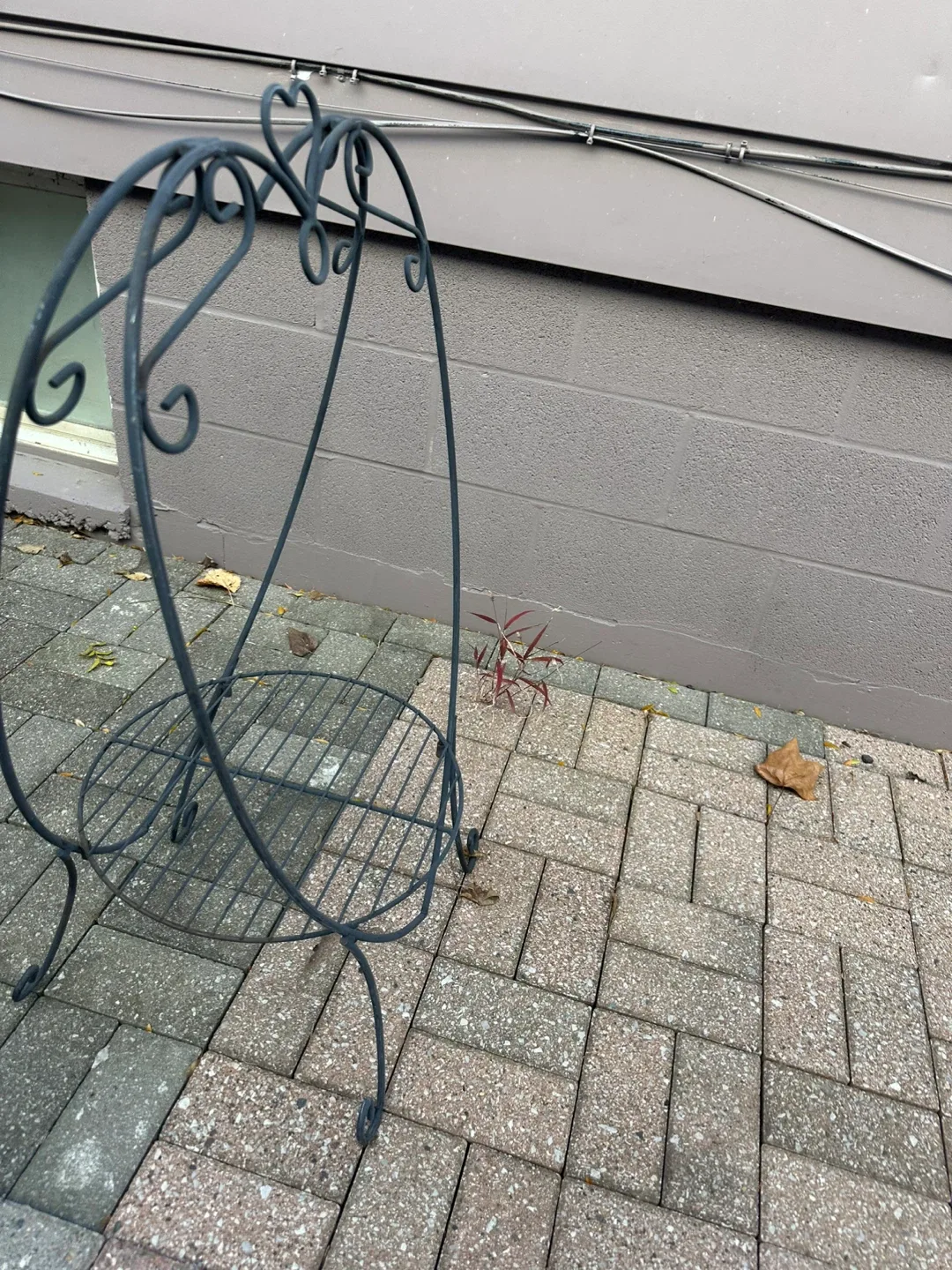 Metal Plant Stand - Heart Design image indicator(5)