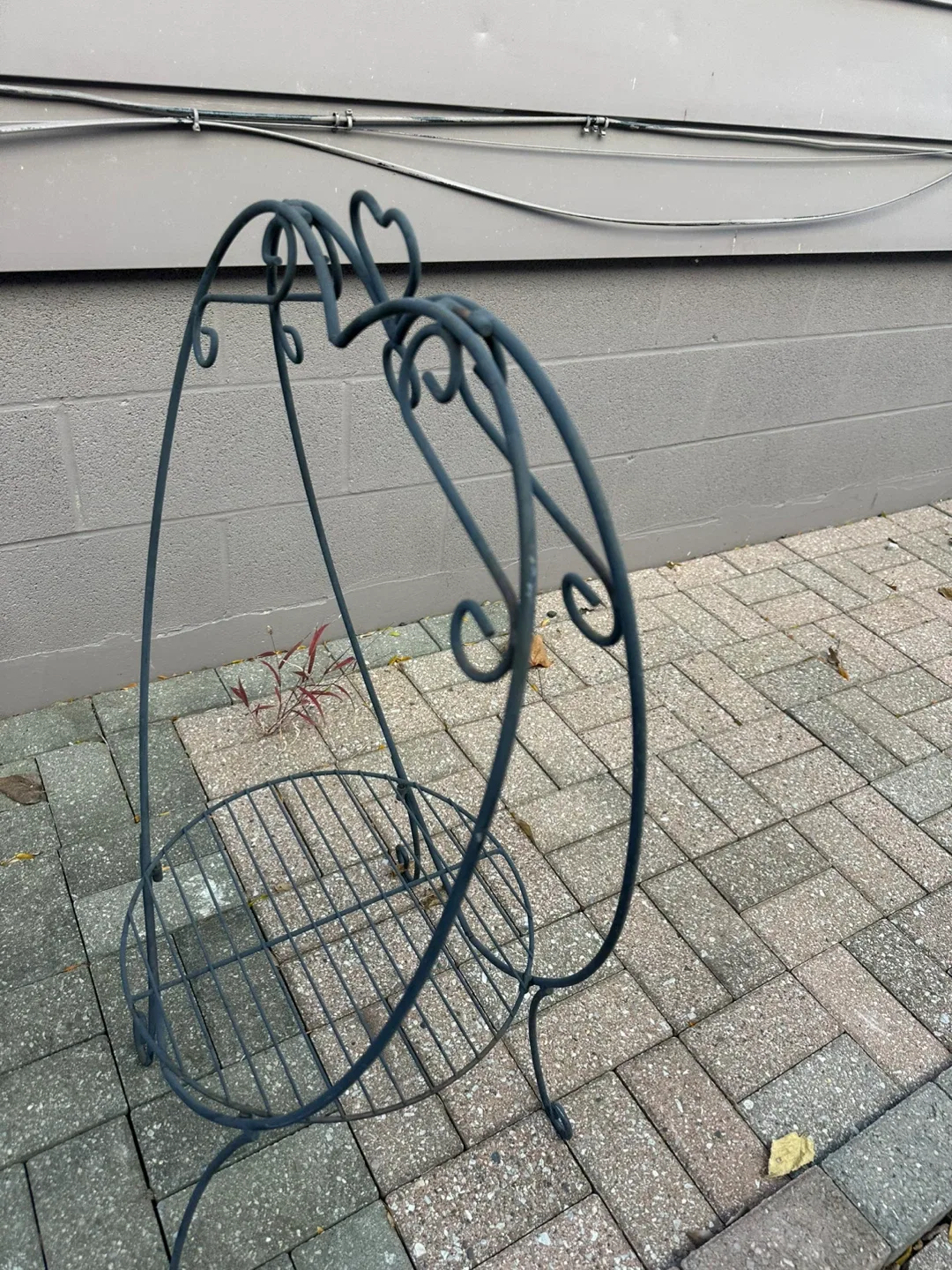 Metal Plant Stand - Heart Design image indicator(4)