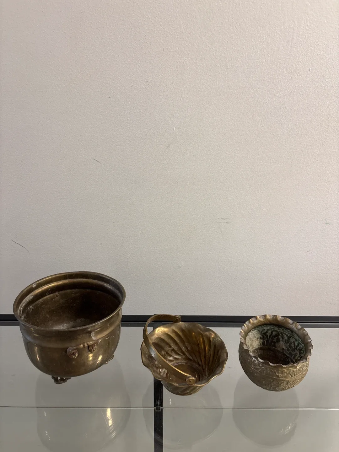 Three Vintage Brass Decorative Bowls image indicator(4)