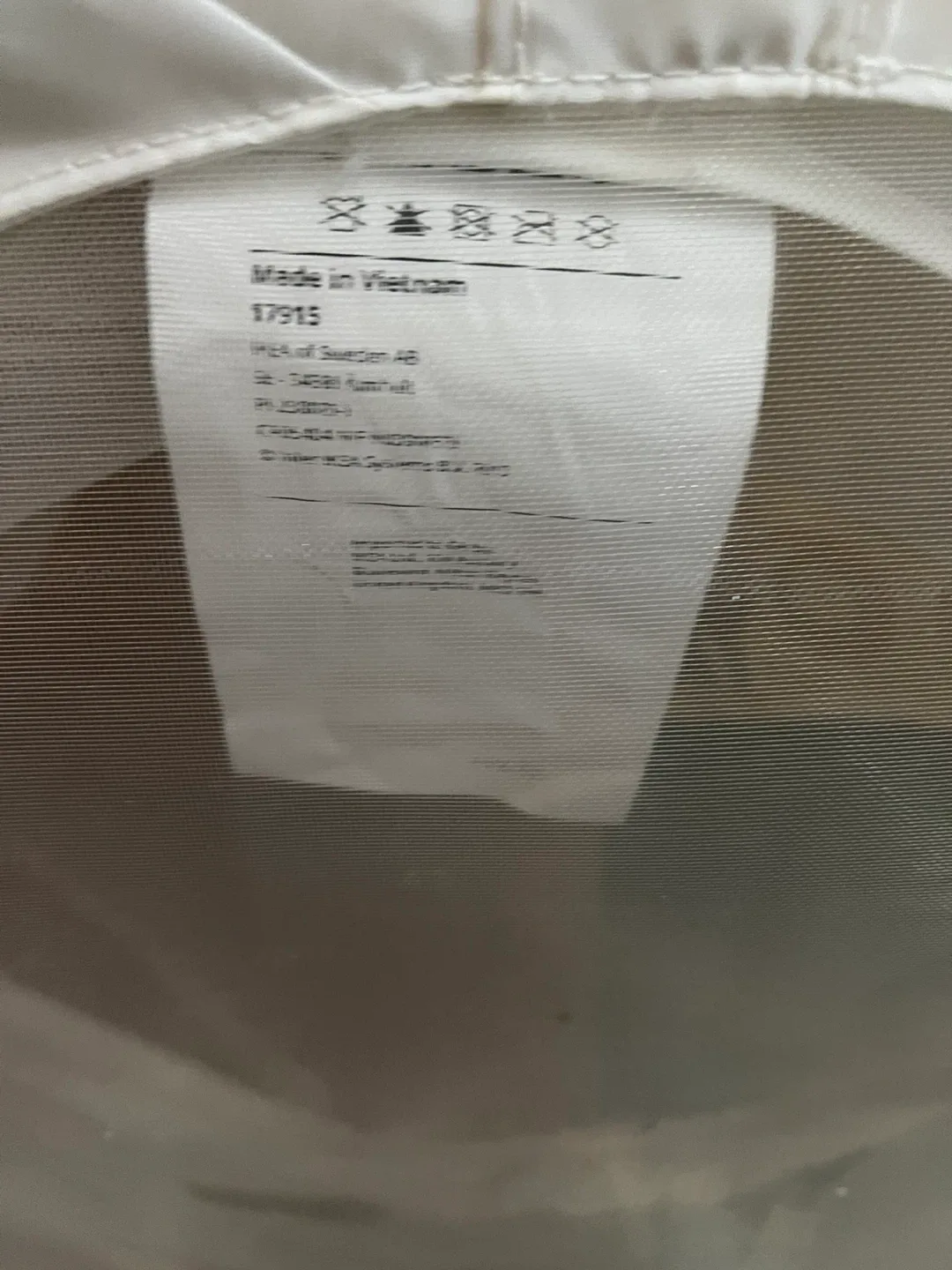 IKEA White Laundry Basket image indicator(3)