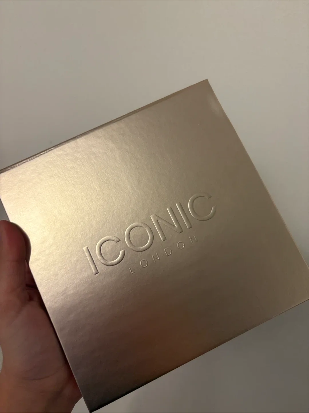 Iconic London Eyeshadow Palette image indicator(3)