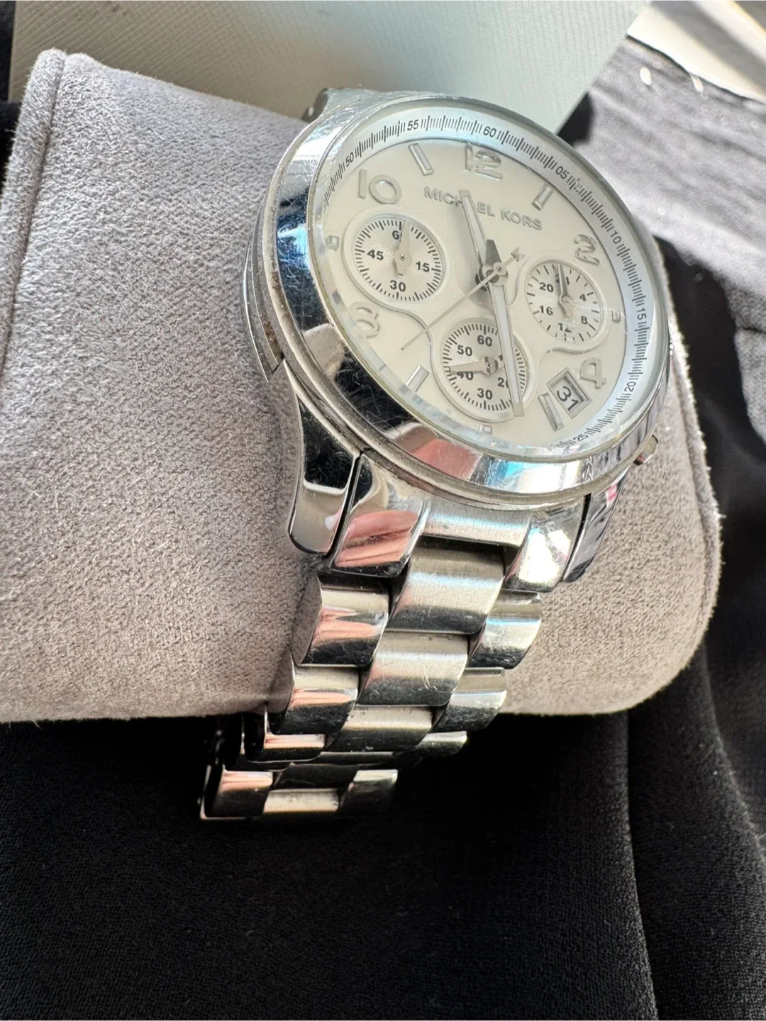 Michael Kors Silver Watch image indicator(5)