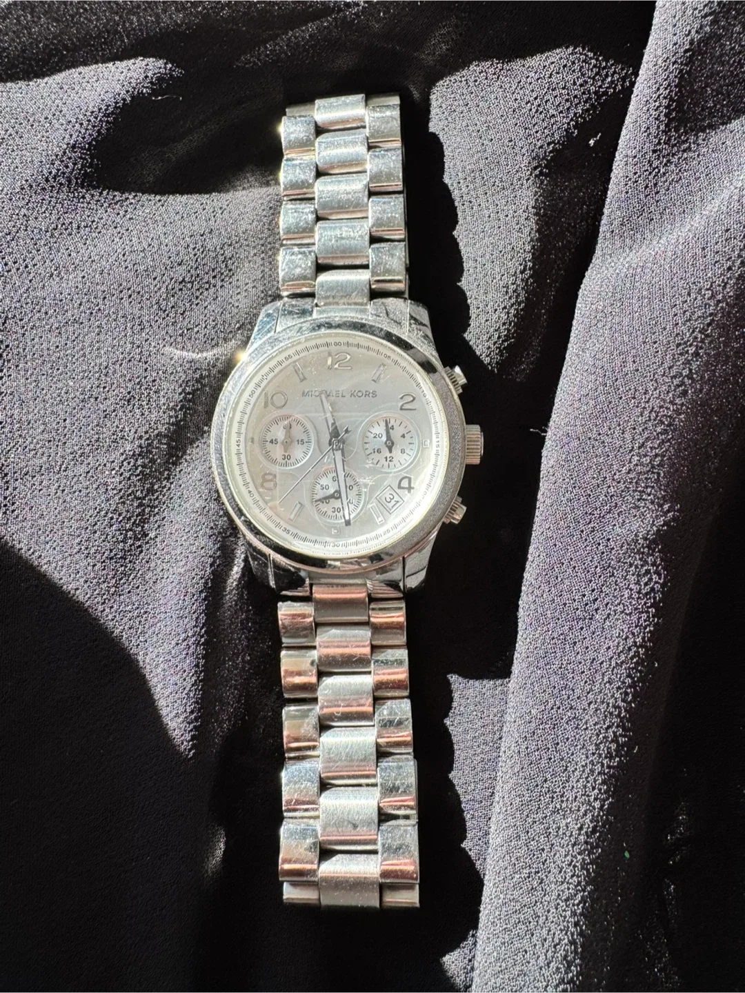 Michael Kors Silver Watch image indicator(3)