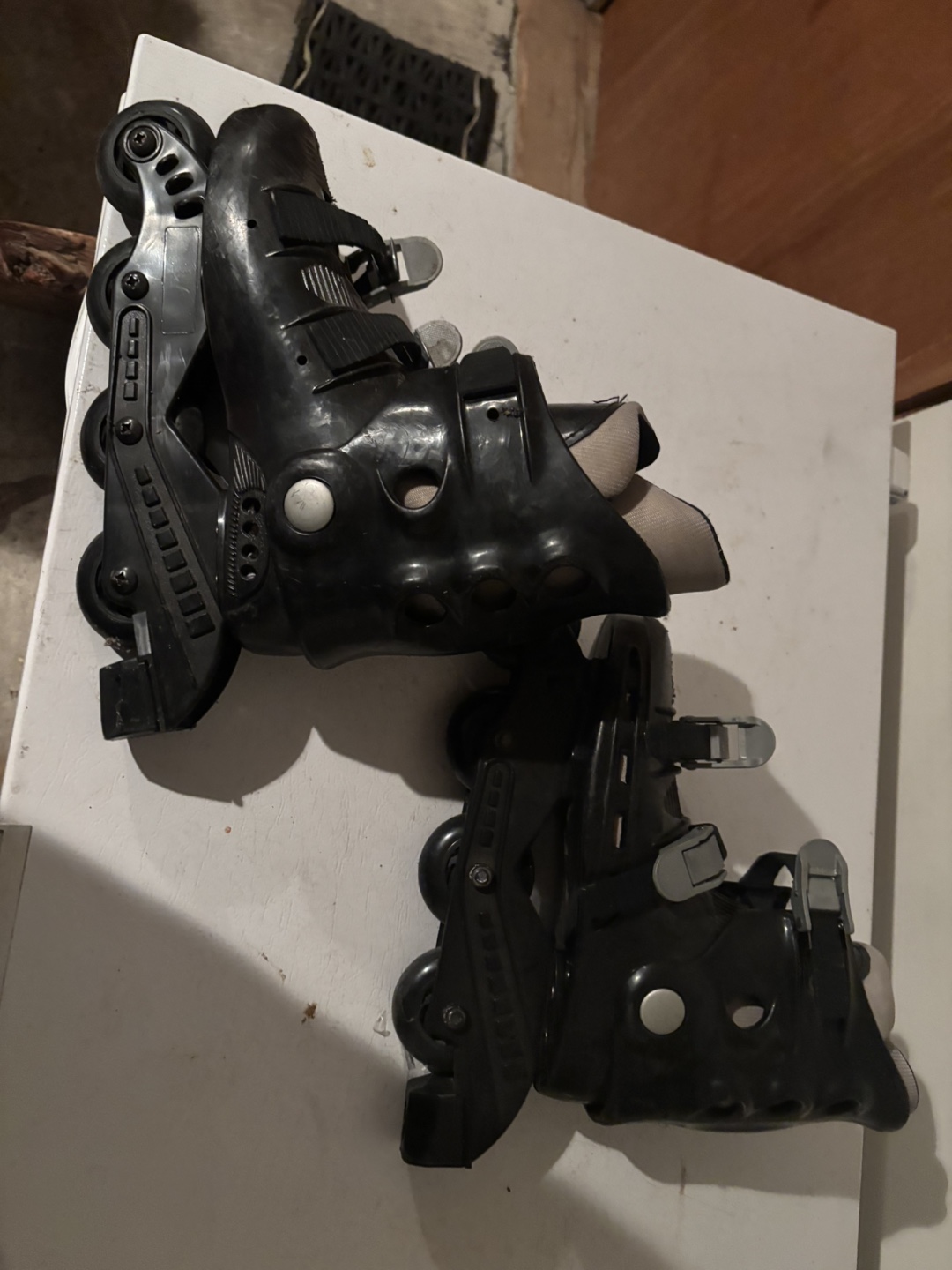 Black Roller Blades youth size 5 - photo 2