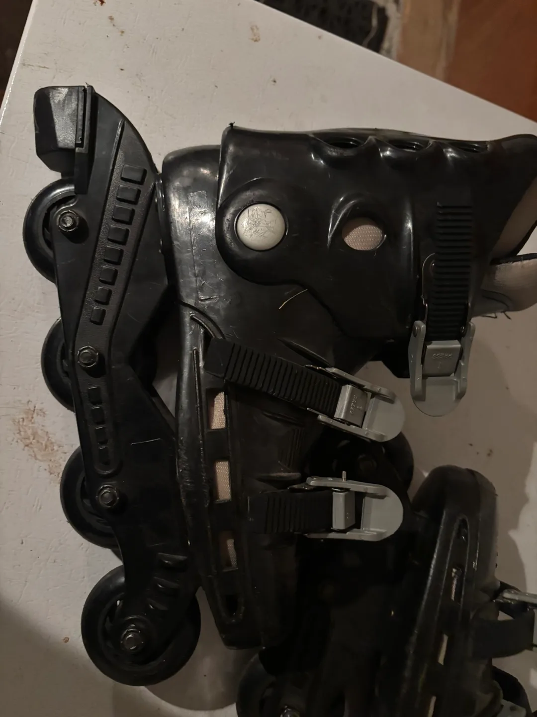 Black Roller Blades youth size 5 image indicator(4)