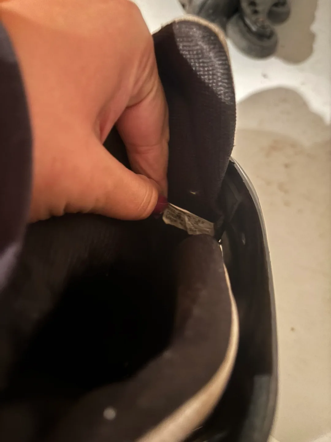 Black Roller Blades youth size 5 image indicator(6)