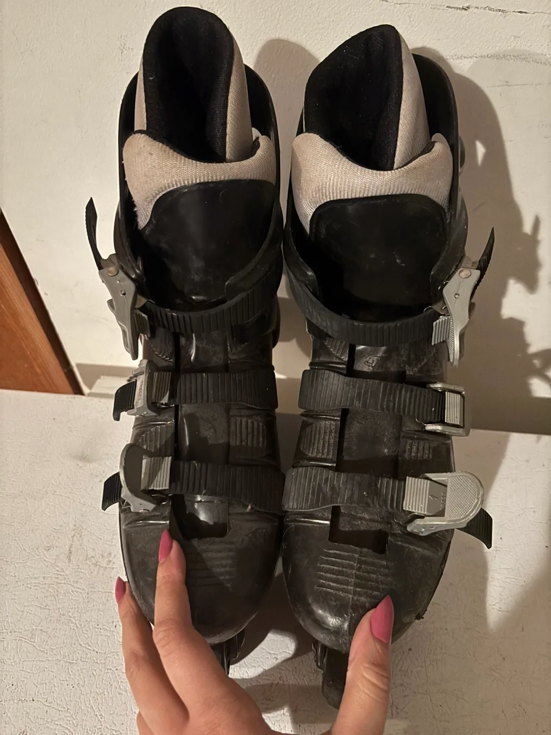 Black Roller Blades youth size 5 image indicator(5)