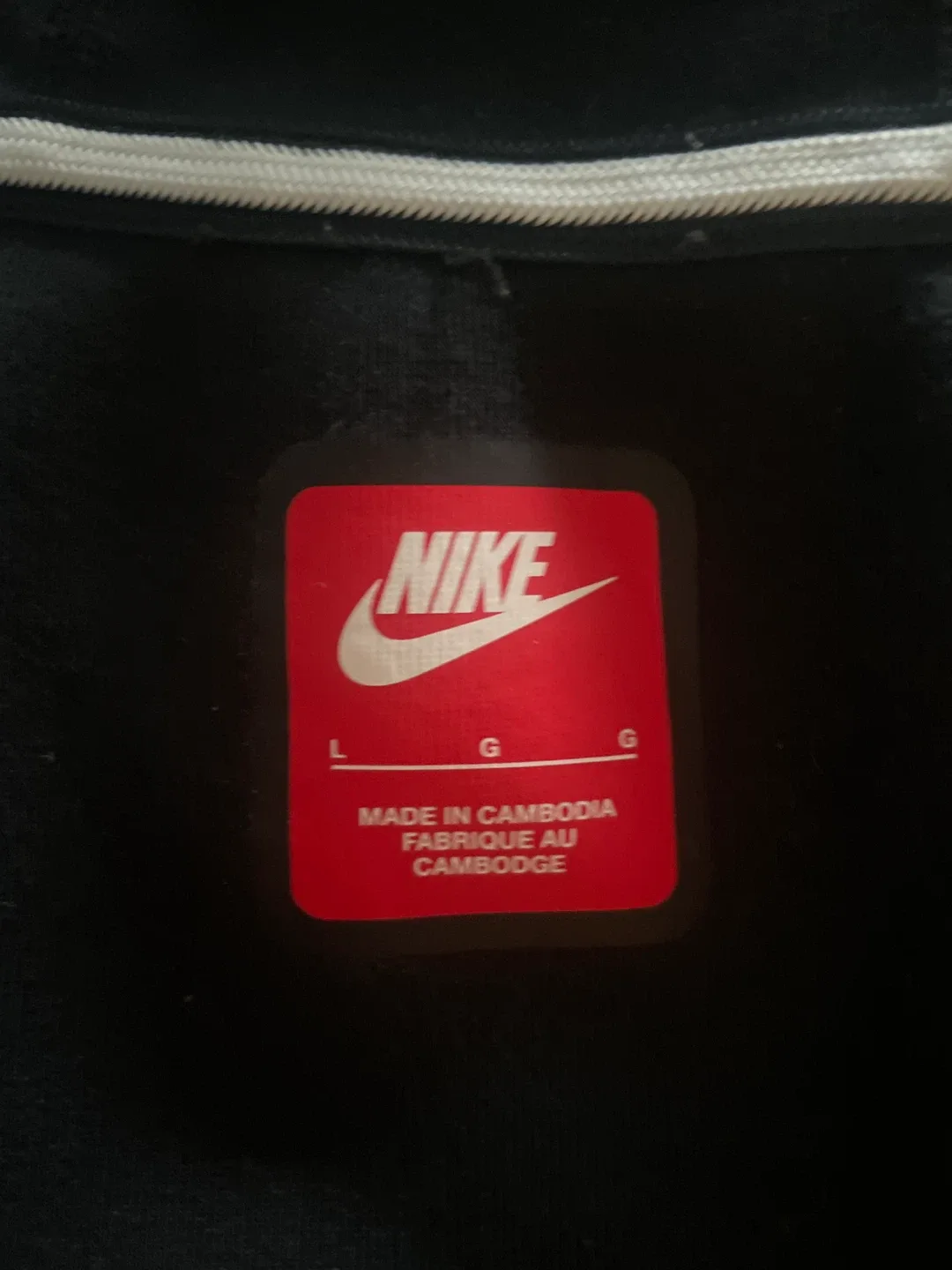 Nike Black Tech Fleece Hoodie - Size L image indicator(3)