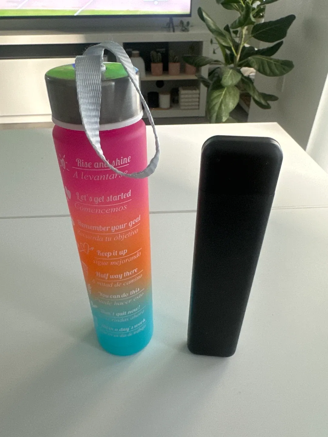 New unused Motivational Water Bottle - Gradient Design image indicator(2)