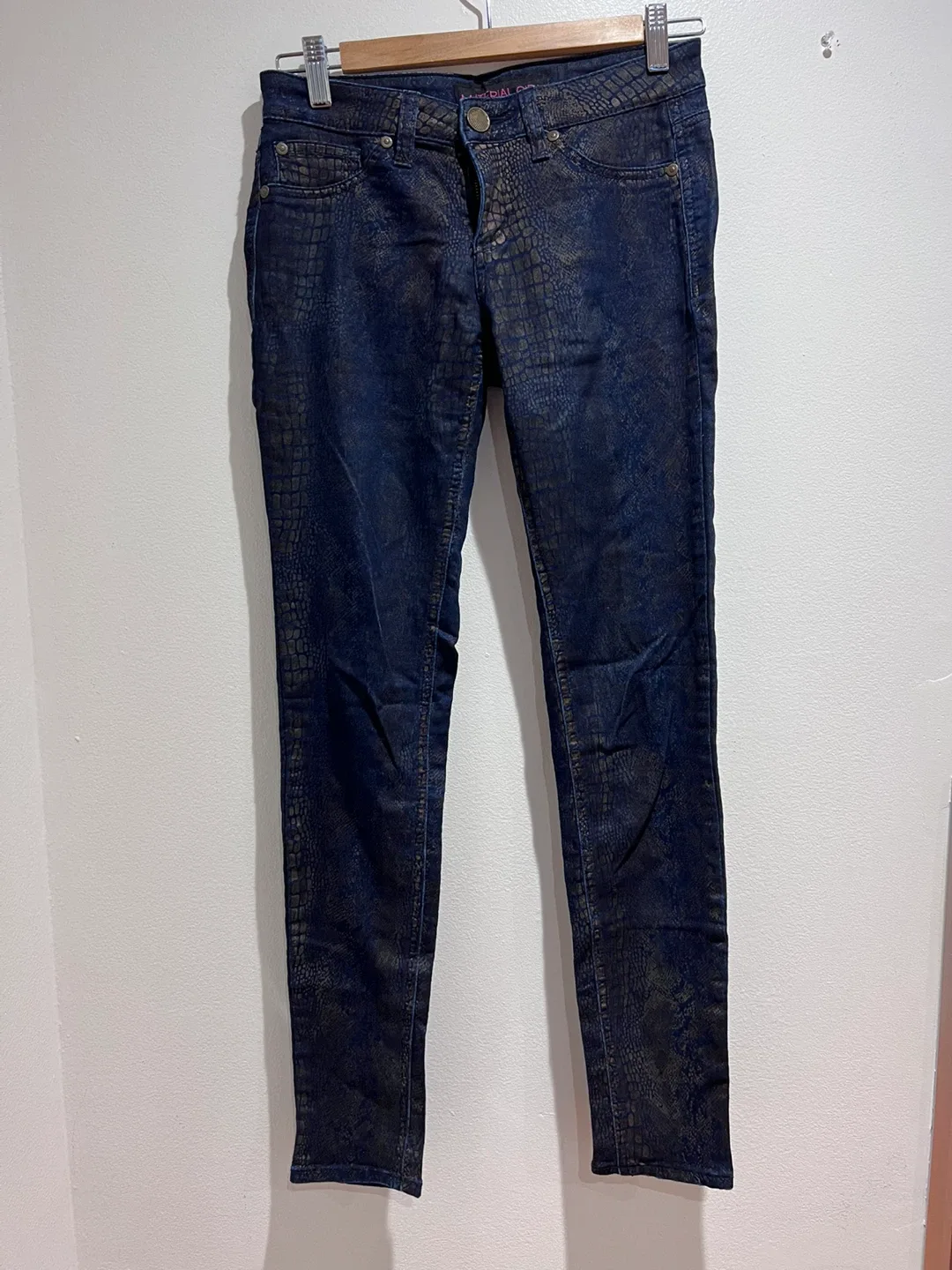 variety of women’s pants image indicator(7)