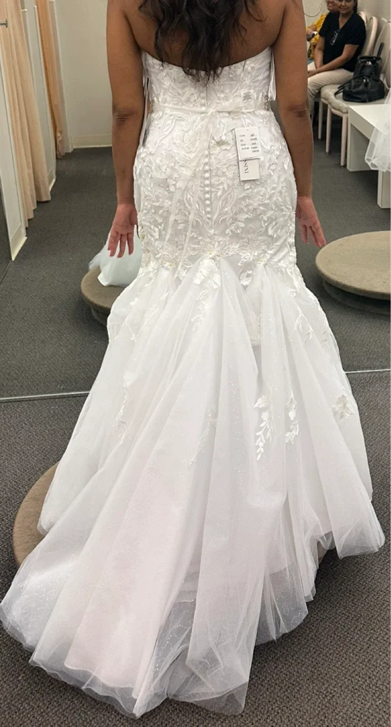 Oleg Cassini Lace Applique Mermaid Wedding Dress CWG912 image indicator(2)