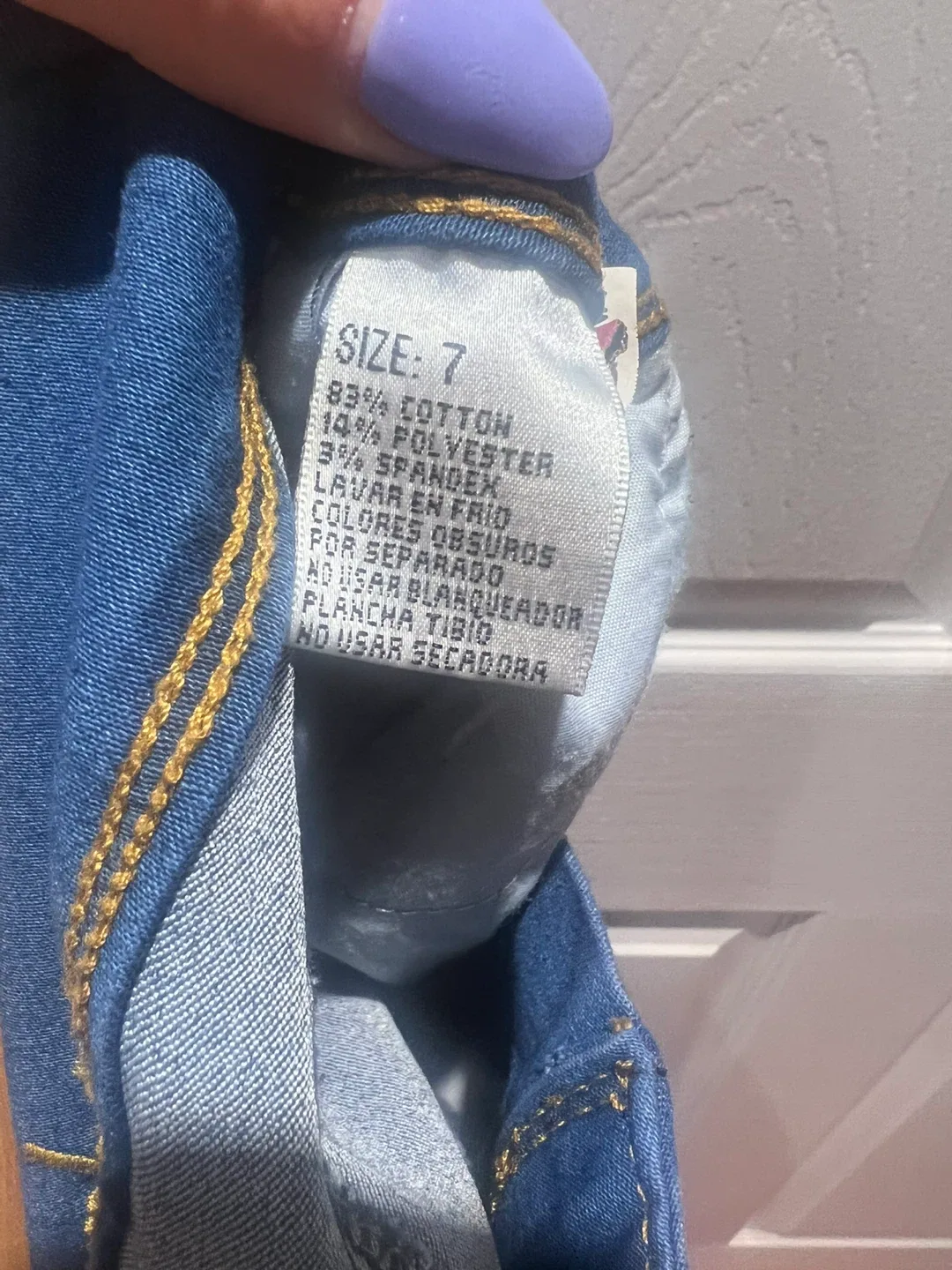 2 pairs of Women’s jeans image indicator(5)