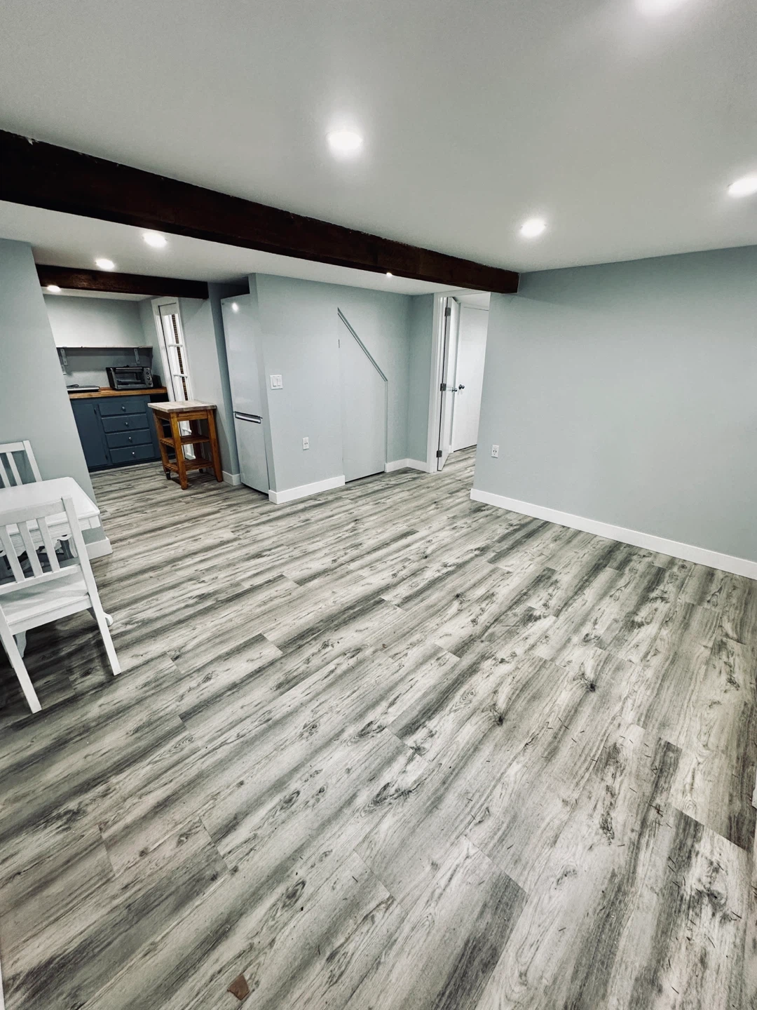 For Rent - Lakefront Self Contained 1 Bedroom Unit…