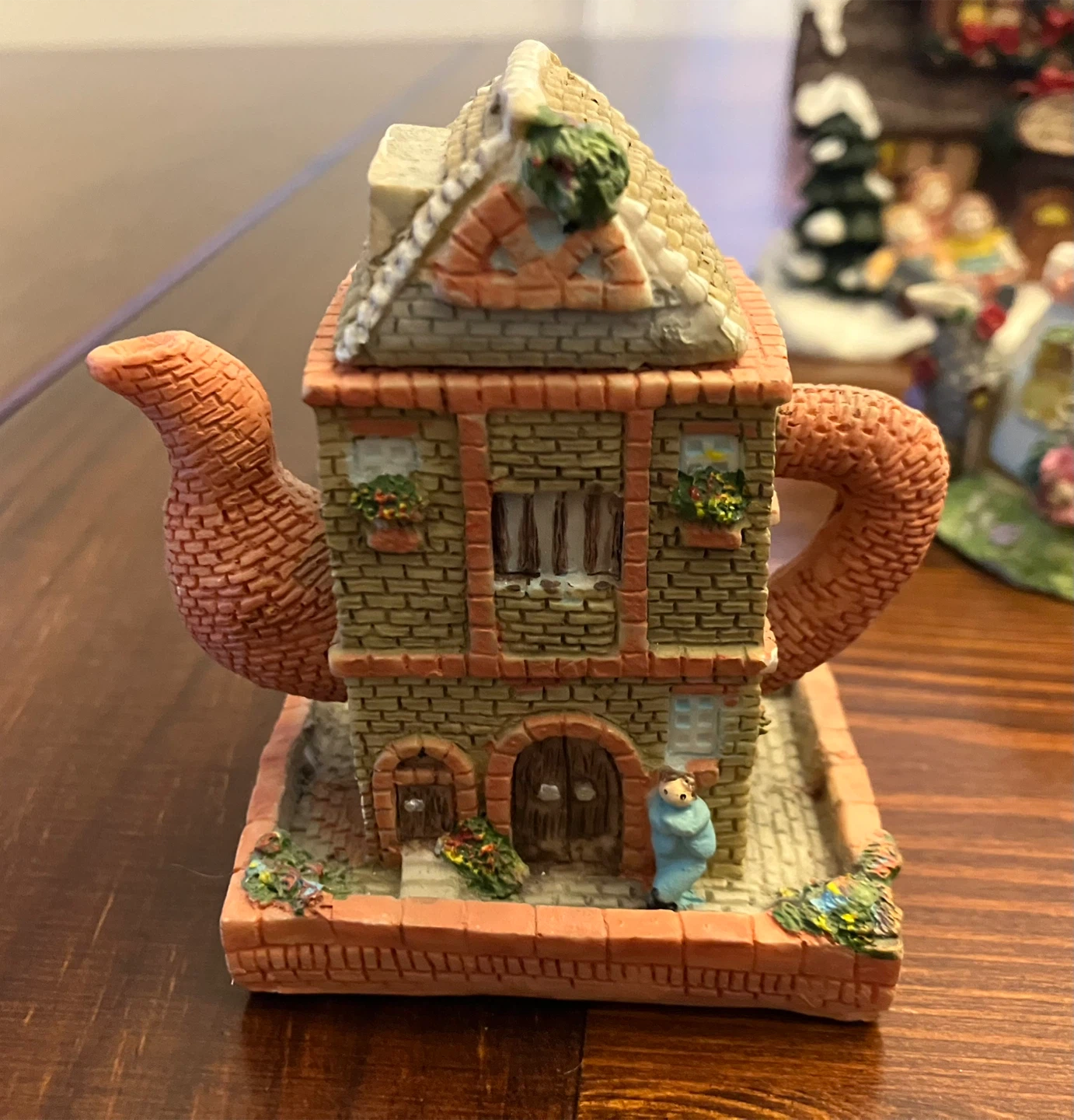 Collectible Teapot House Figurines - photo 4