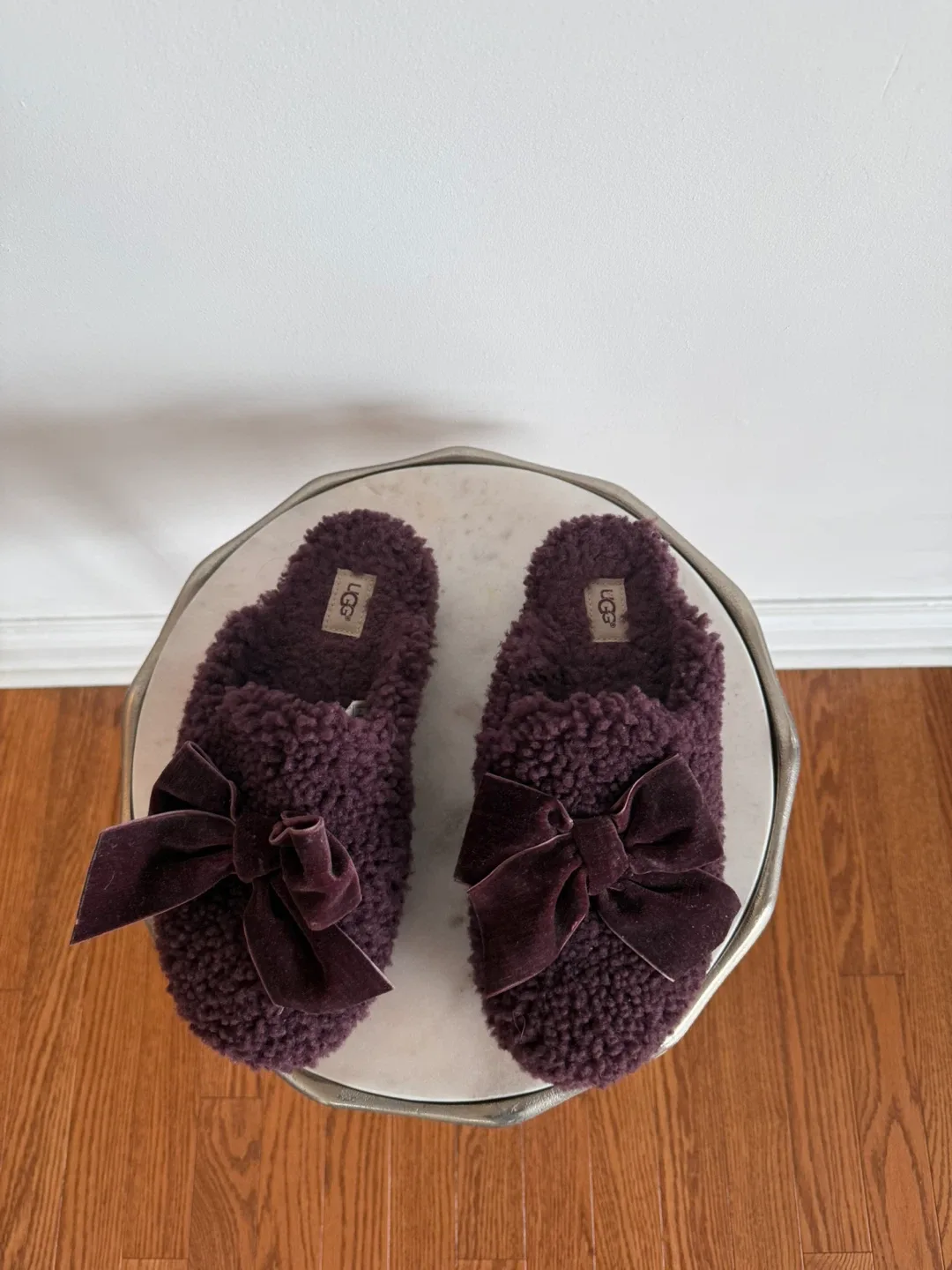UGG Women's Addison Velvet Bow Slippers - Size 8