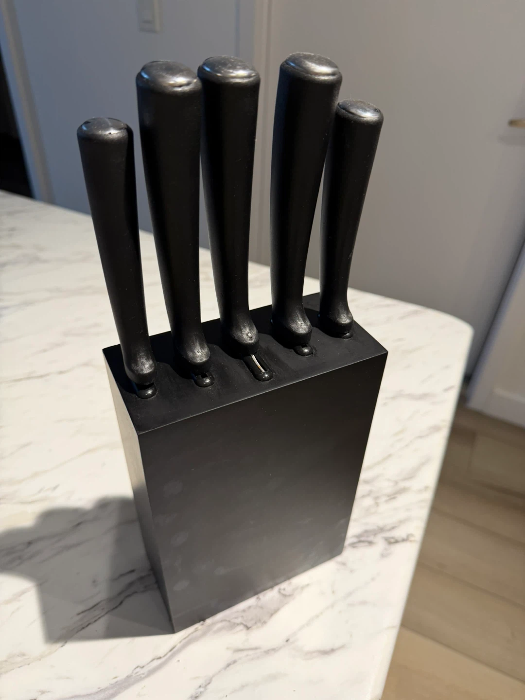 Knife Set with Black Block