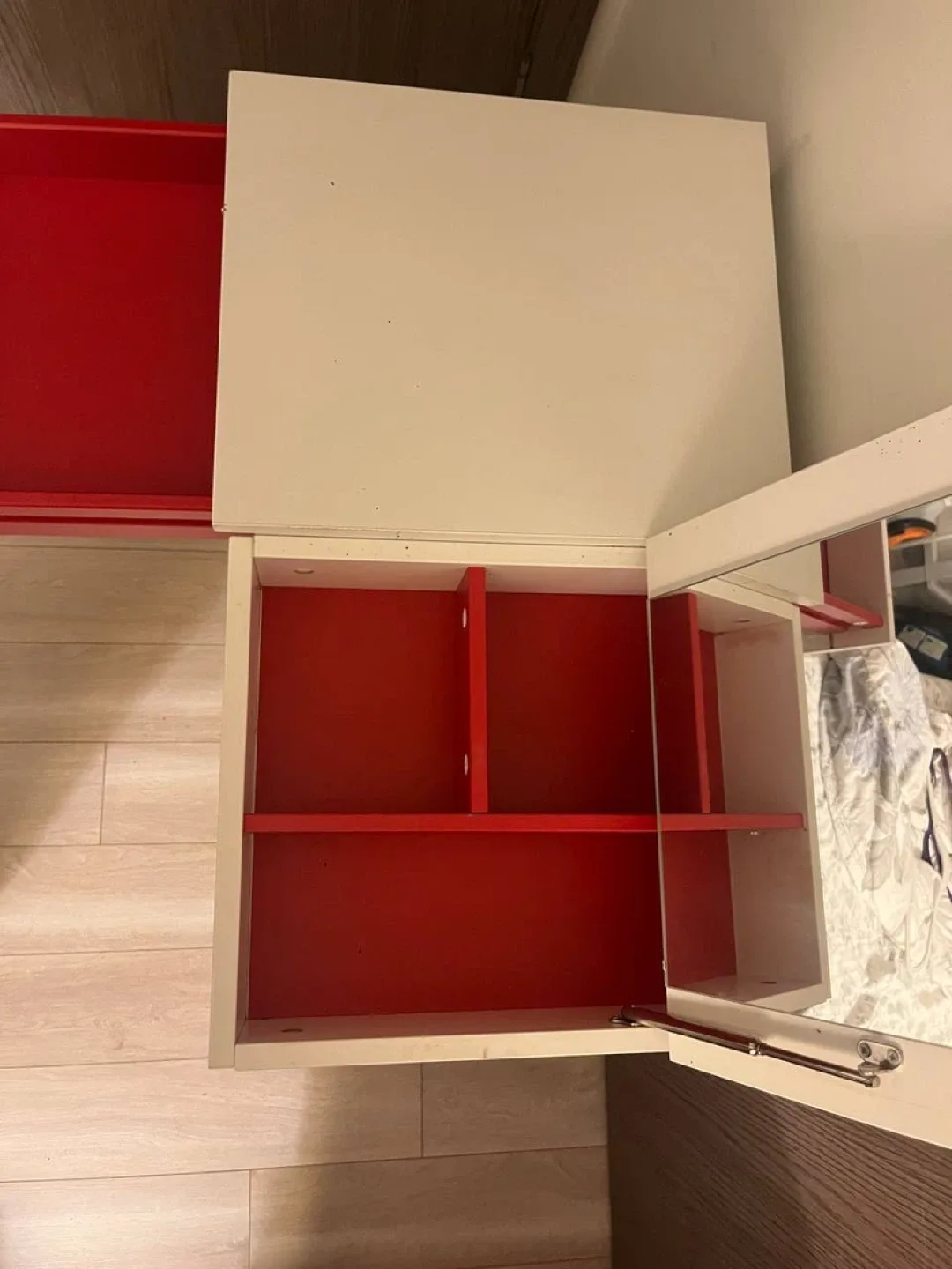 White Dressing Table image indicator(3)