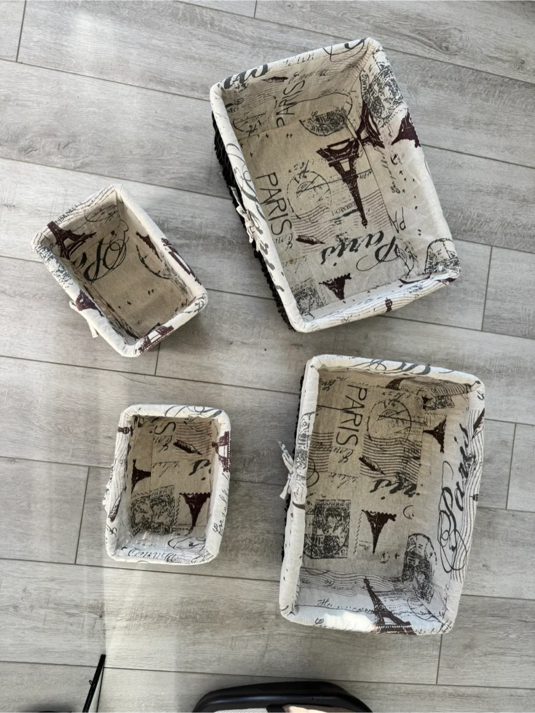 Set of 4 Wicker Baskets with Paris-themed Liners image indicator(2)