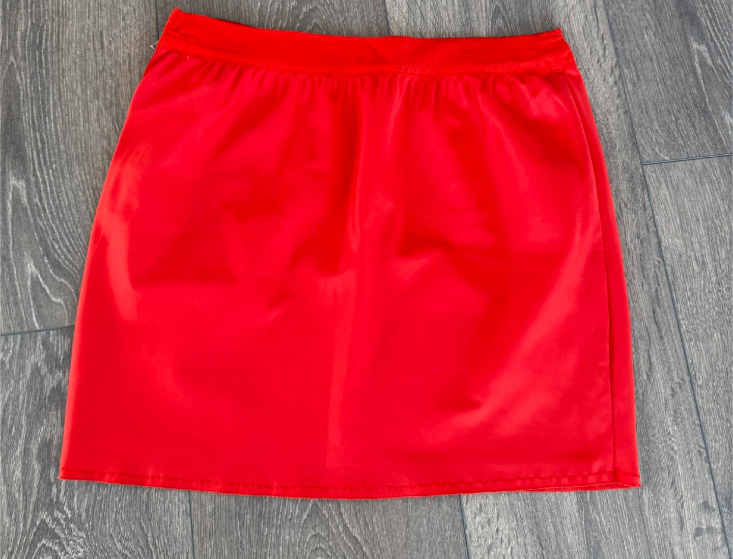 Club Monaco Red Mini Skirt - Size 00 - photo 4