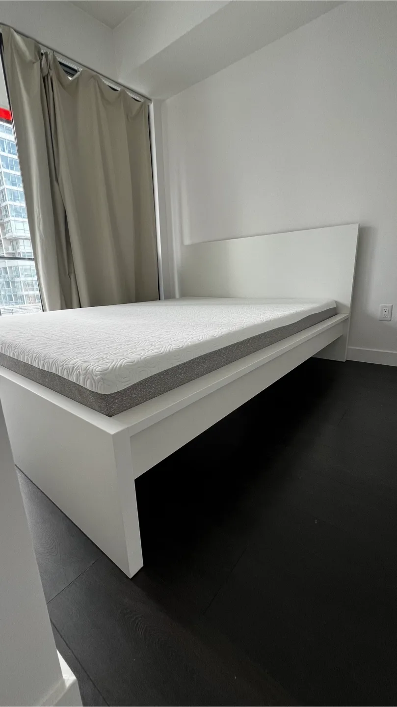 Bed Frame-Like New! image indicator(2)